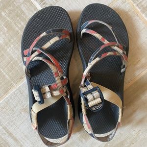 Chaco womens 7 adjustable strappy sandals